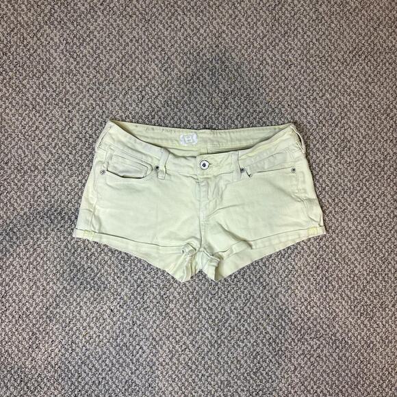 Cute vintage y2k low rise pale /neon yellow mini/ micro denim jean shorts - Picture 1 of 8